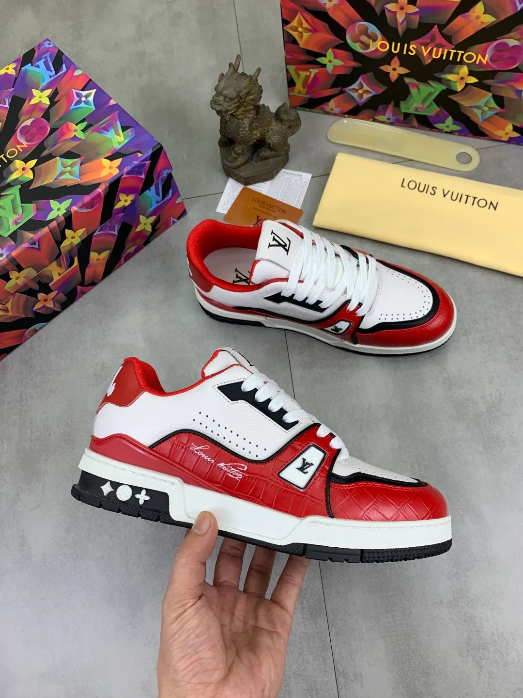 Men's men's shoes 💰P560 new style 💶【LOUIS VUITTON) (original order) new style 🍀LV Louis Vuitton *——LV classic trendy shoes! Made of imported original cowhide and water-dyed cowhide lining. The latest original wear-resistant rubber combination outsole! High quality products! Multiple colors available, code number: 38-46